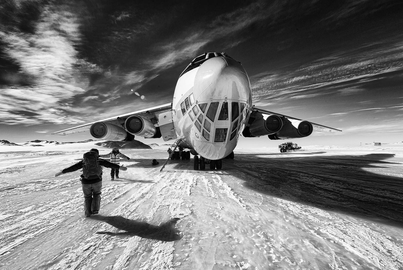 Transport aircraft on the ice in Antarctica